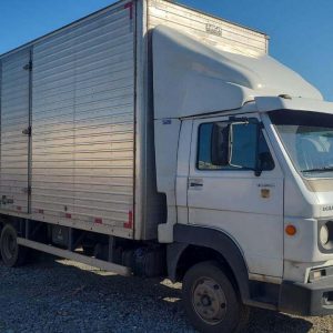 V.W 10.160 4x2 2014 8.20mt 2.45larg 2.80alt 433.249km 8J83