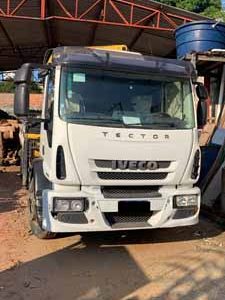 IVECO TECTOR 240E25 6x2 2010/10 201.300km 20toneladas munck 7D17