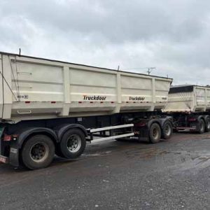 RODOCAÇAMBA RANDON 2022/23 35m3 cada parte 7I67